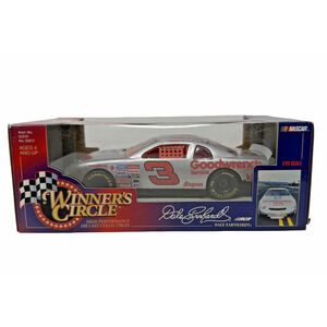 1998 Winners Circle 1/24 Scale Dale Earnhardt #3 Goodwrench Silver Diecast Car B